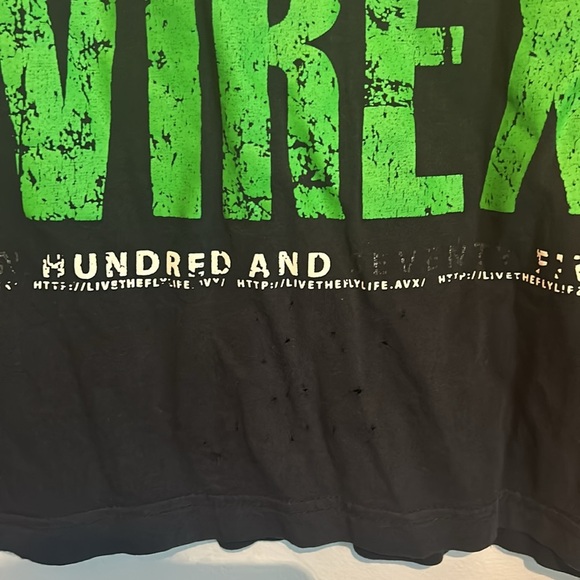 Avirex Black and Green New York City Men's T-Shirt - Picture 6 of 10